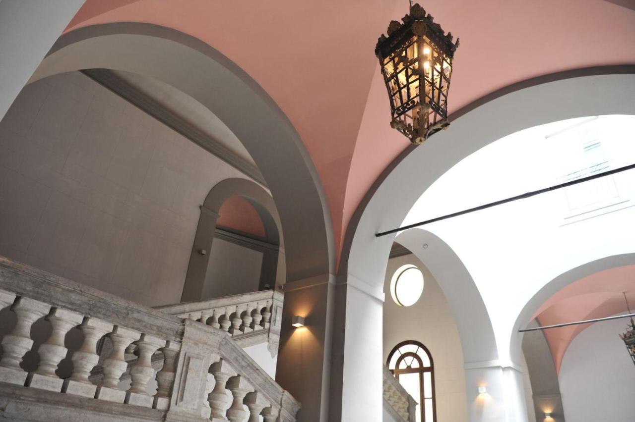 Gioeni Suites - Charming Loft Palermo Esterno foto